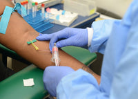 Pose d'un cathéter sur un patient