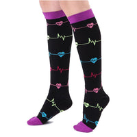 Chaussettes de compression / Bas de contention pour infirmière motifs électrocardiogramme et cœurs