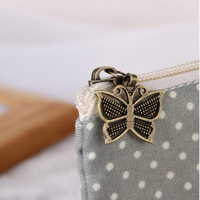 Trousse Pochette de rangement pour infirmière motif à pois - détail fermoir papillons