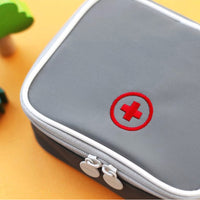 Pochette médicale / Trousse premiers secours grise - La Boutique Des Infirmières