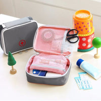Pochette médicale / Trousse premiers secours rose et grise - La Boutique Des Infirmières