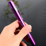 Lampe stylo à LED en métal - violet - prise en main