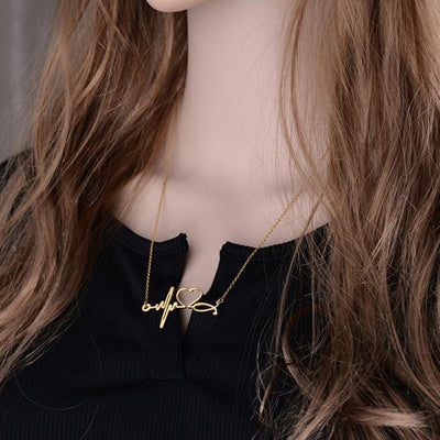 Collier pendentif stéthoscope ECG Or Porté par une femme - Bijoux pour Infirmières